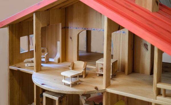 Doll House Assembly in Kenosha